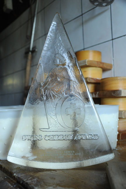 trophée des Swiss cheese awards